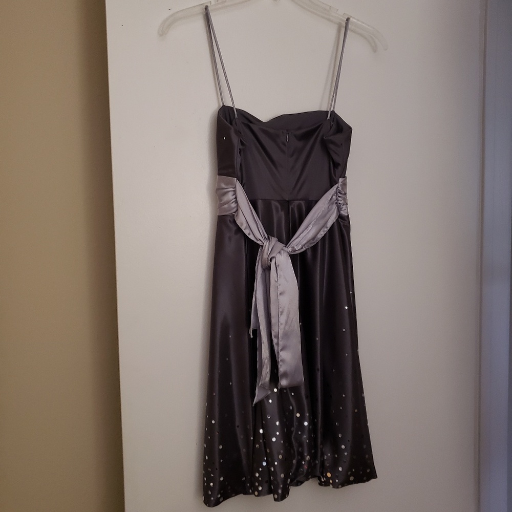 Dress - Picture 2 of 6